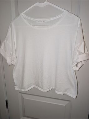 Women's White Short Sleeve Crop Tee